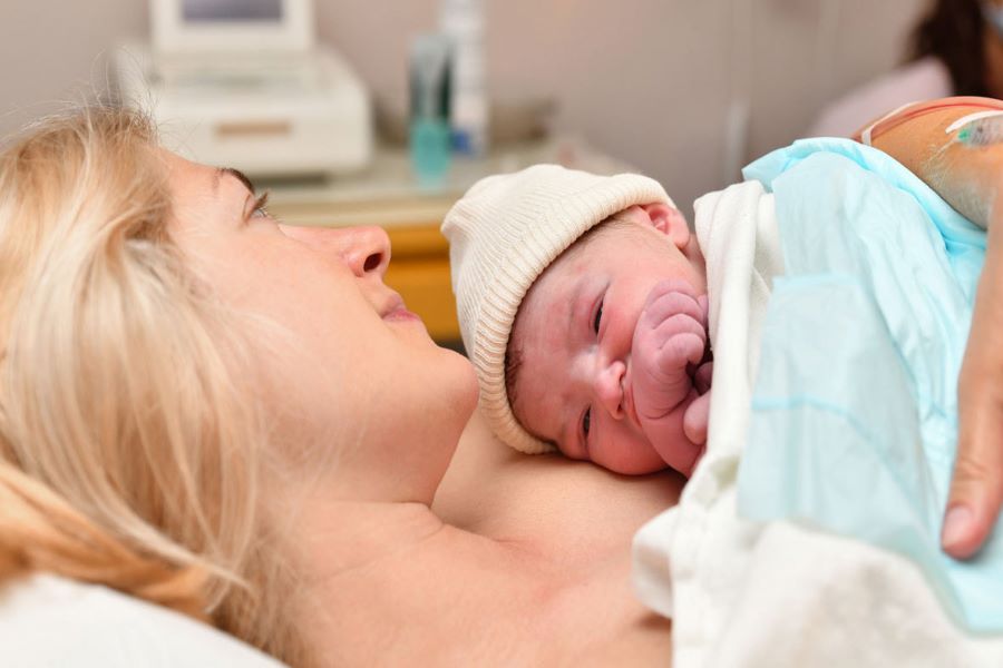 Các khóa học chăm sóc mẹ và bé sau sinh nổi tiếng
