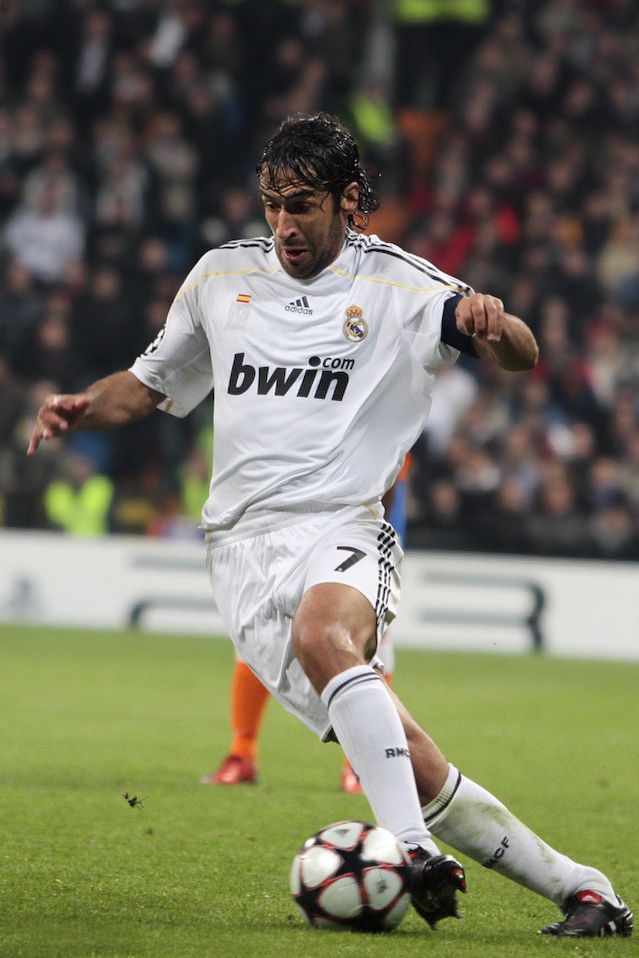 Raul Gonzalez Blanco | Real madrid football club, Real madrid football, Real madrid