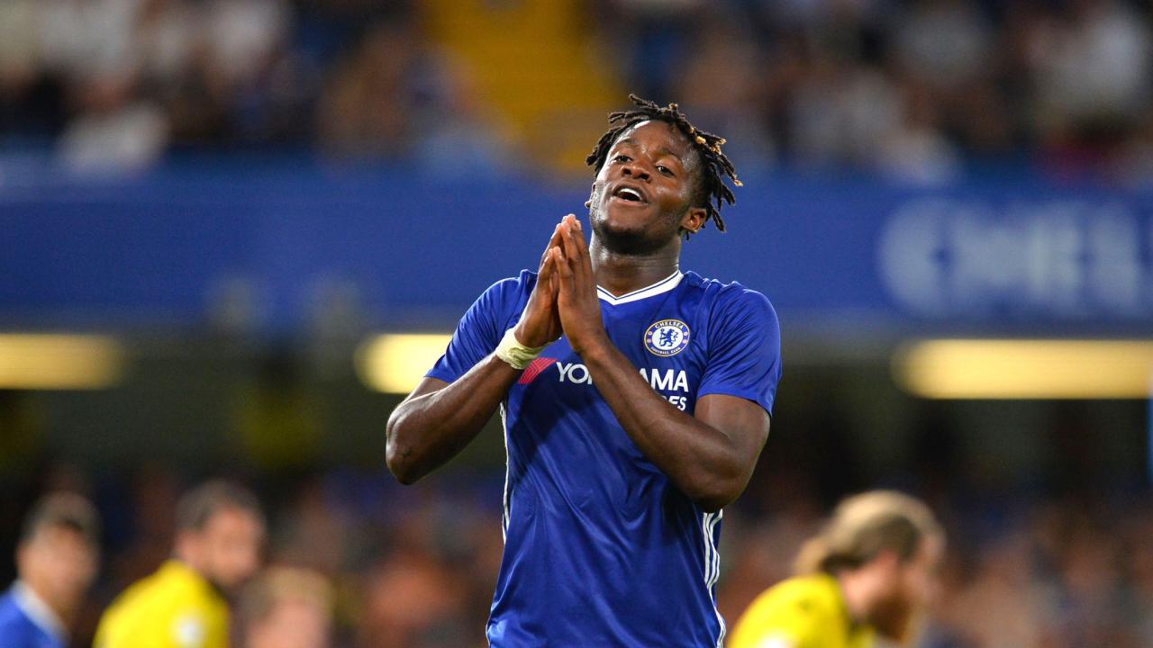 Chelsea striker Michy Batshuayi admits he must adapt to Premier League's physicality | Football News | Sky Sports