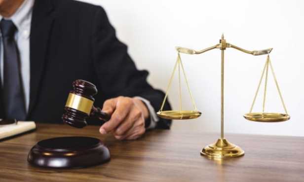 Lợi ích của việc thuê luật sư tranh tụng giỏi, uy tín | Công ty luật SBLAW