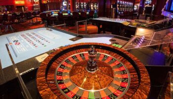 play roulette online