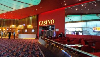 online casinos with realistic games slots