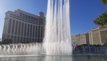 online american poker v win real money