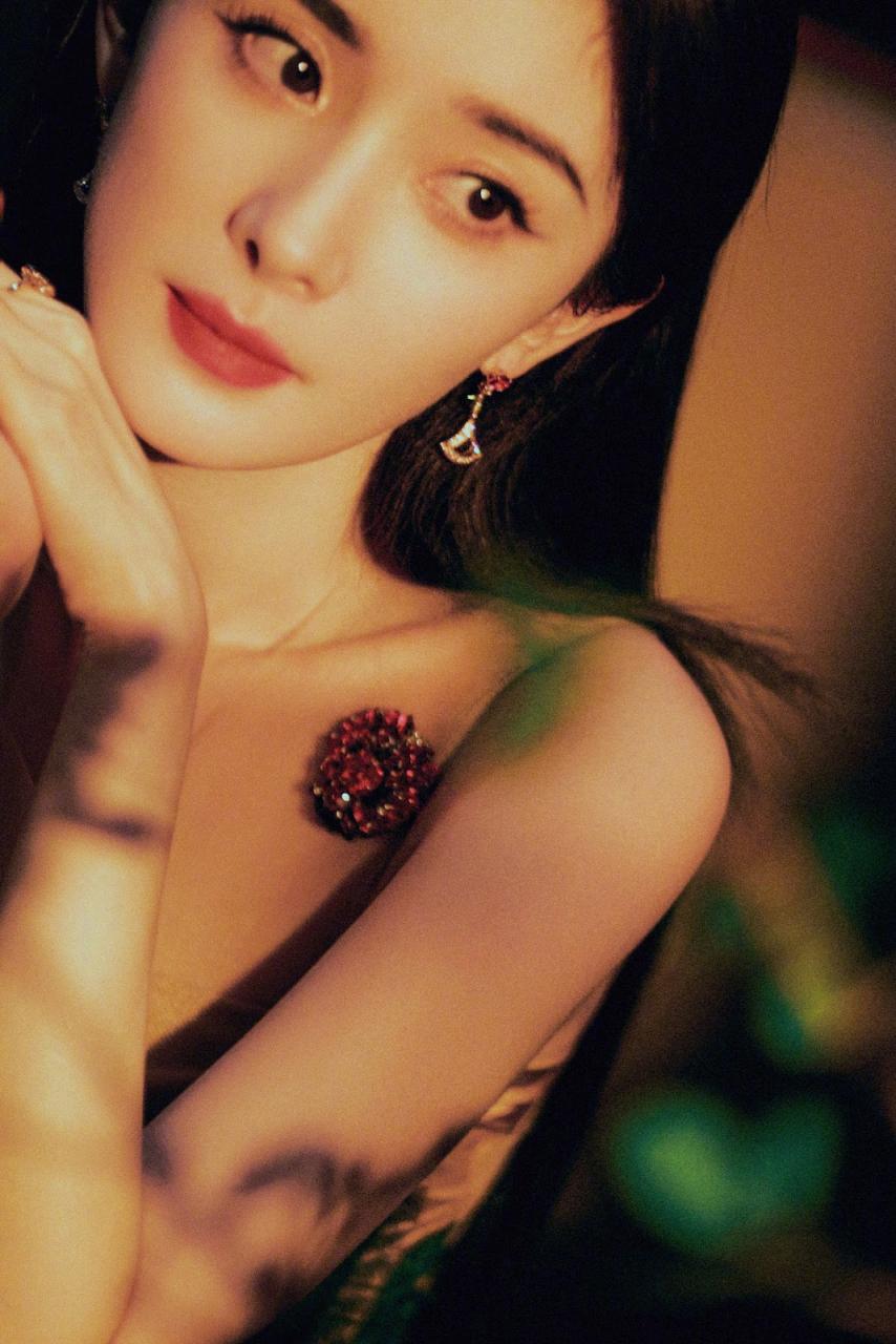 China Entertainment News: Ju Jingyi at promo event